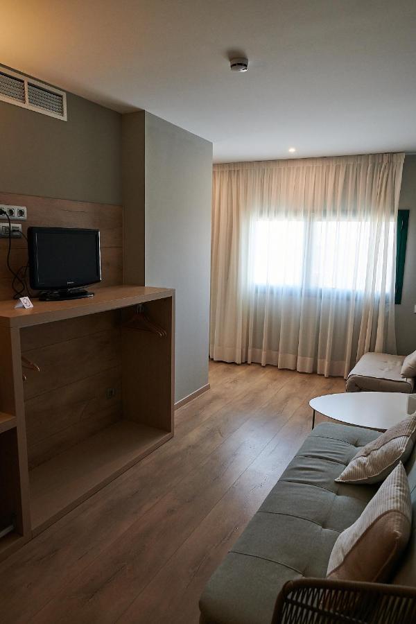 Hotel L'Algadir Del Delta El Poble Nou del Delta Bagian luar foto